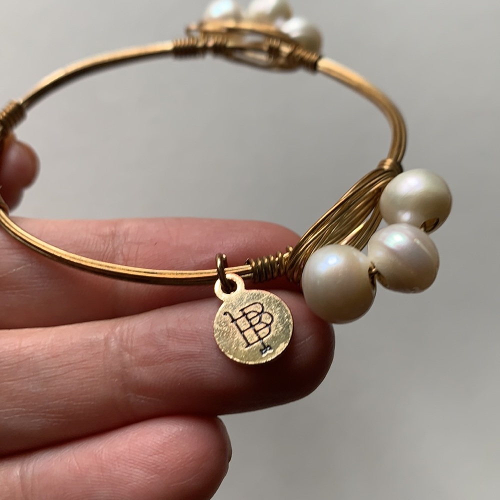 Bourbon and Bowties Pearl bangle - Picture 6 of 9